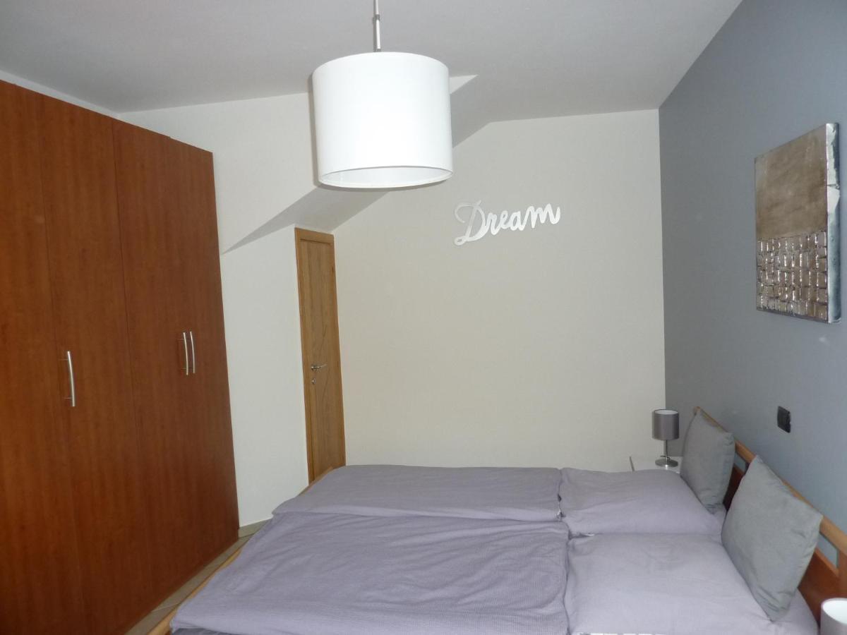 Ferienwohnung Gallo Mit Ueberdachter Terrasse Parkplatz 100 Mtr Z Strand Cannobio Exterior photo